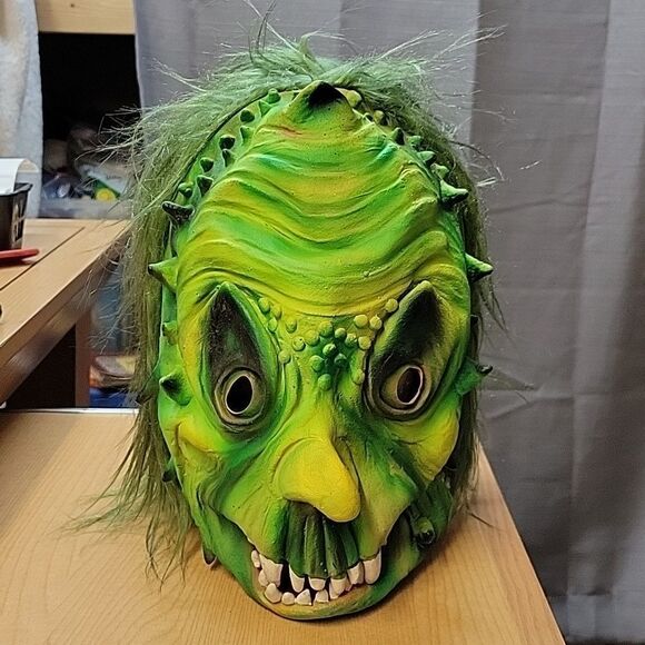 Disney snow white witch costume childs 7-10 dress, belt, hat , mask - Picture 7 of 12